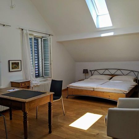 Rooms-Zimmer Neuhausen Am Rheinfall Eksteriør billede