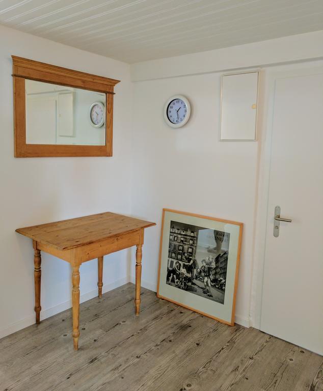 Rooms-Zimmer Neuhausen Am Rheinfall Eksteriør billede