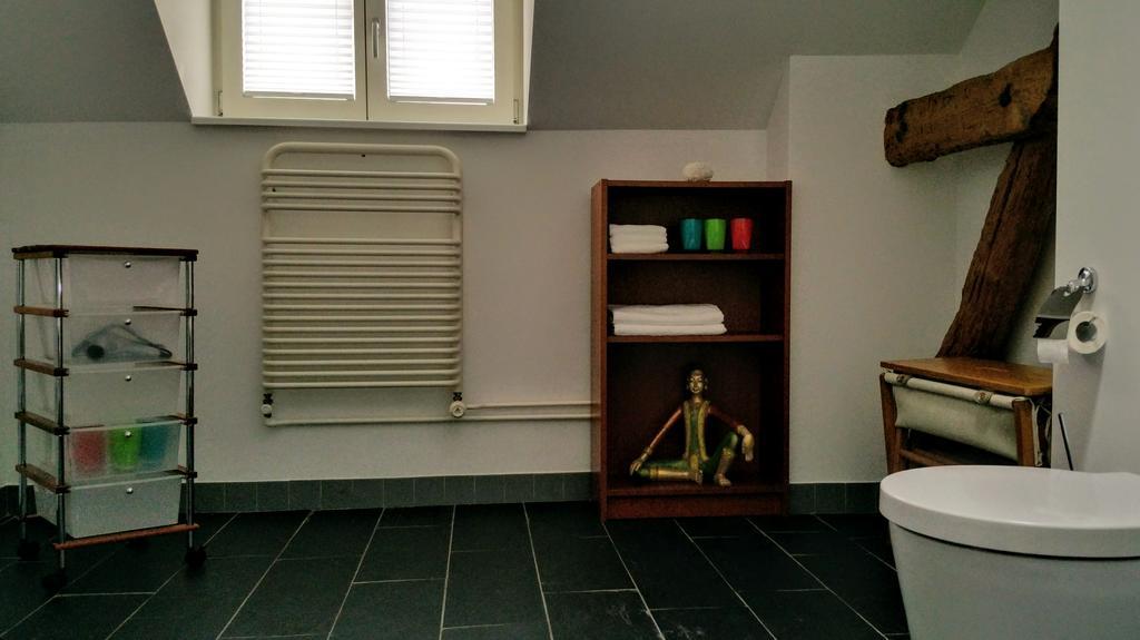 Rooms-Zimmer Neuhausen Am Rheinfall Eksteriør billede