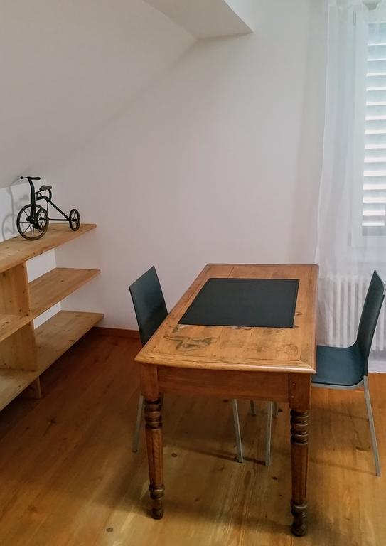 Rooms-Zimmer Neuhausen Am Rheinfall Eksteriør billede