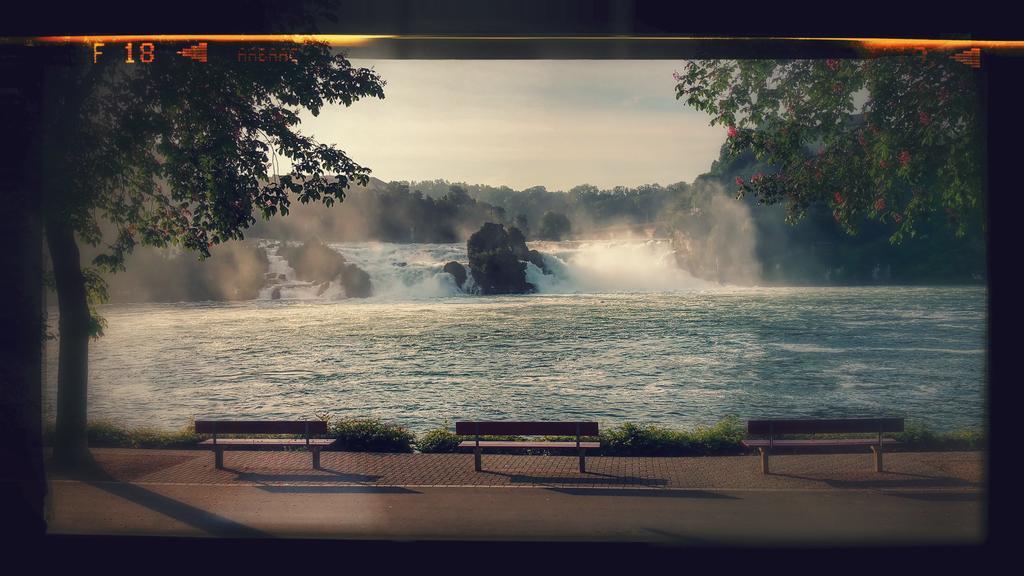 Rooms-Zimmer Neuhausen Am Rheinfall Eksteriør billede
