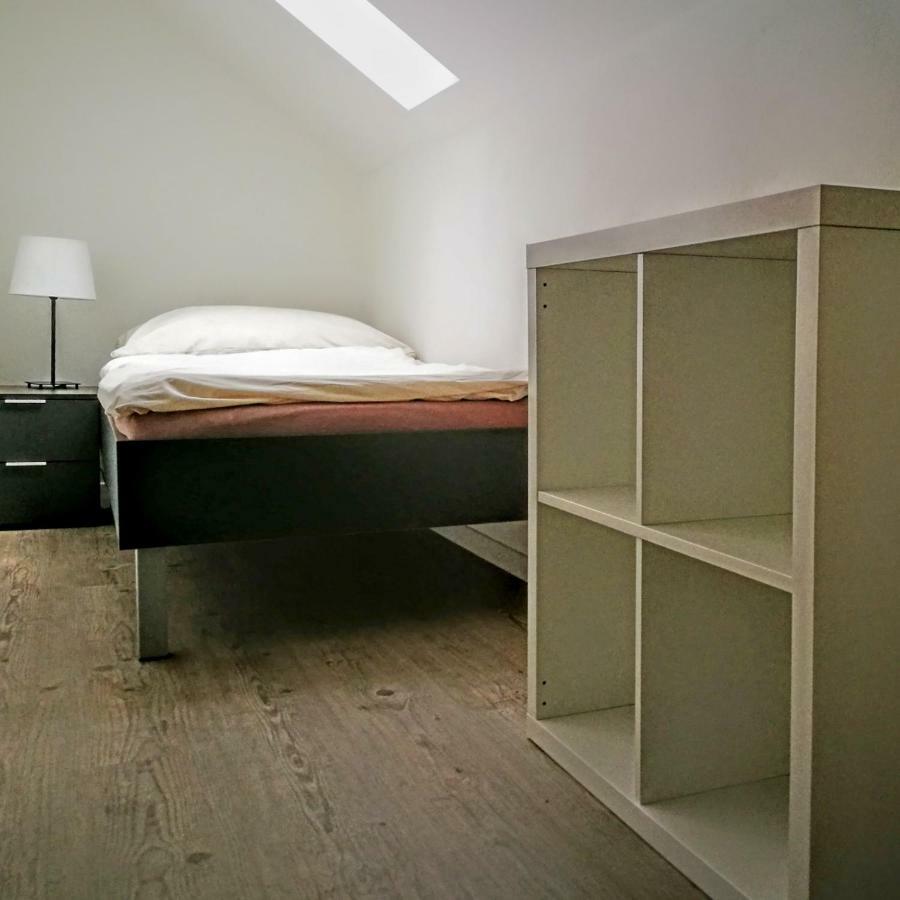Rooms-Zimmer Neuhausen Am Rheinfall Eksteriør billede