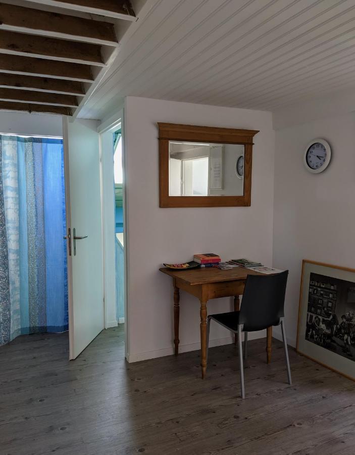 Rooms-Zimmer Neuhausen Am Rheinfall Eksteriør billede