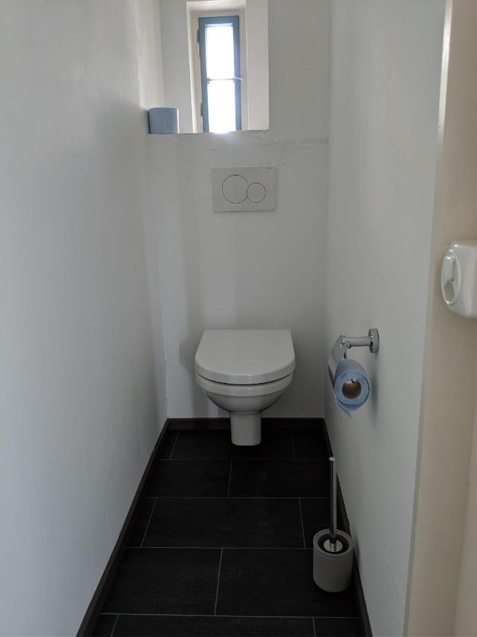 Rooms-Zimmer Neuhausen Am Rheinfall Eksteriør billede