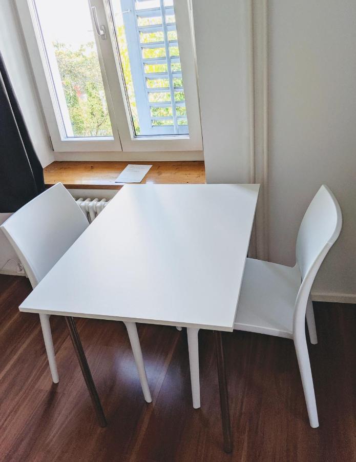 Rooms-Zimmer Neuhausen Am Rheinfall Eksteriør billede