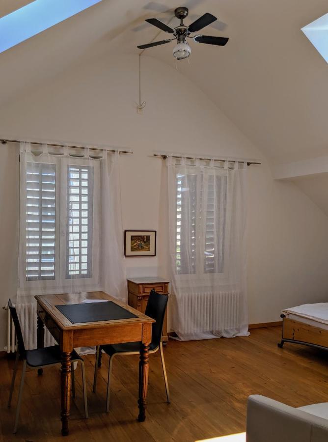 Rooms-Zimmer Neuhausen Am Rheinfall Eksteriør billede